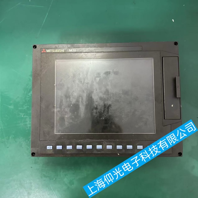 三菱 M70 數(shù)控系統(tǒng)操作屏按鍵無反應(yīng)故障維修快速修復(fù)